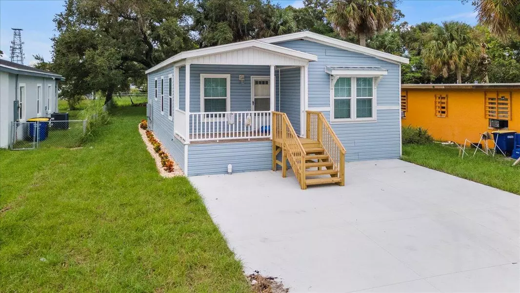 805 Avenue B AVE, Fort Pierce, FL 34950