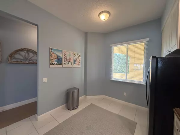 Fort Pierce, FL 34949,14 W Harbour Isle DR 202