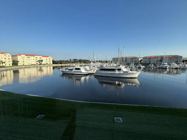 14 W Harbour Isle DR 202, Fort Pierce, FL 34949