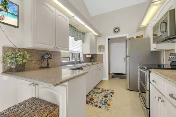 West Palm Beach, FL 33409,2855 Eagle LN