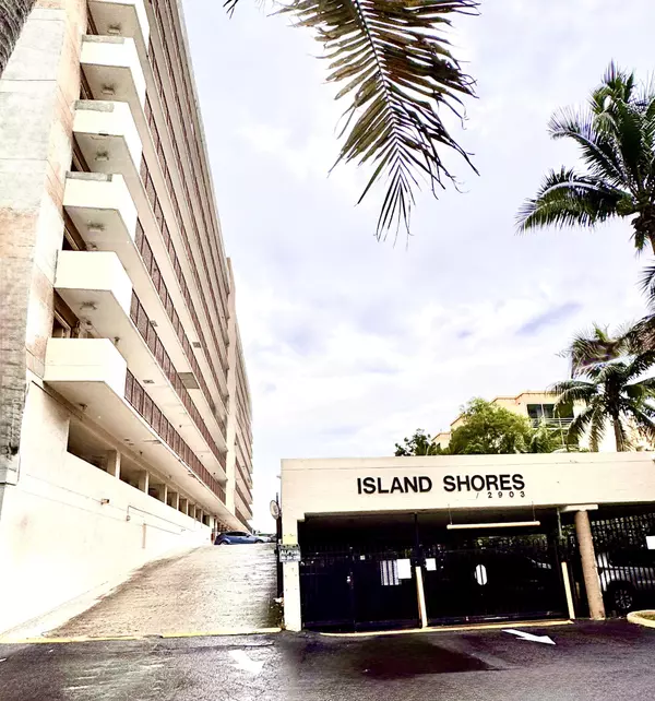 2903 NE 163 ST 208, North Miami Beach, FL 33160