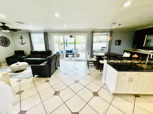 Royal Palm Beach, FL 33411,3020 Rockville LN