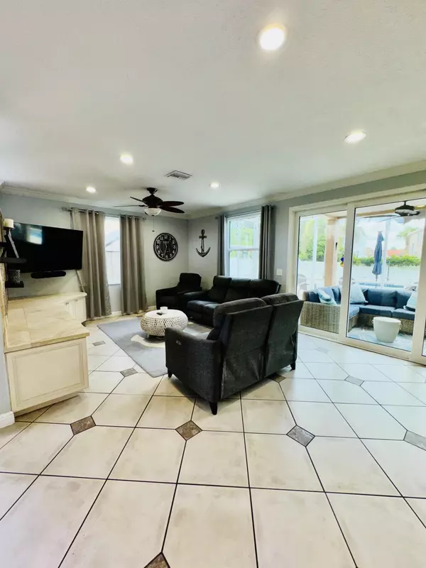 Royal Palm Beach, FL 33411,3020 Rockville LN