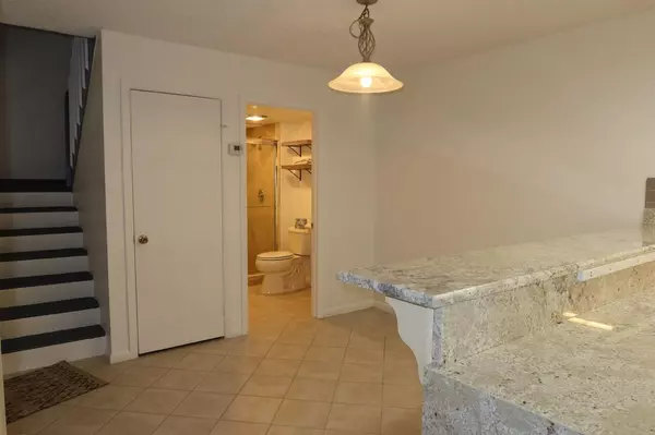 Greenacres, FL 33463,507 5th LN