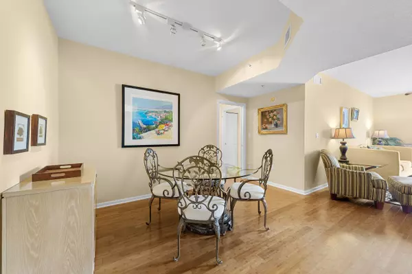 West Palm Beach, FL 33401,1551 N Flagler DR 903