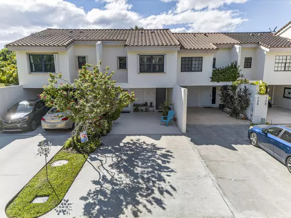 112 NW 45th AVE, Deerfield Beach, FL 33442