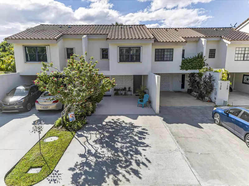 112 NW 45th AVE, Deerfield Beach, FL 33442