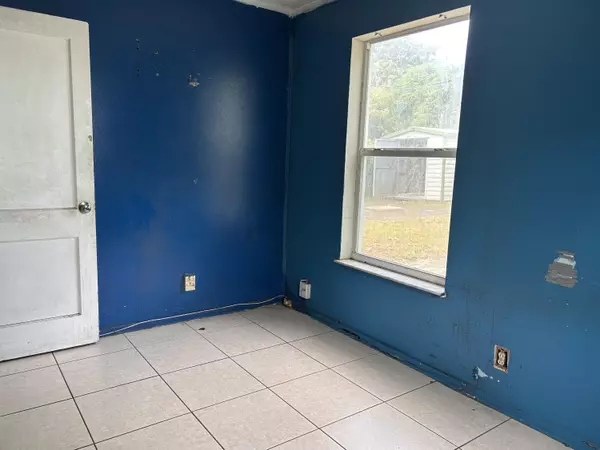 Riviera Beach, FL 33404,840 W 2nd ST