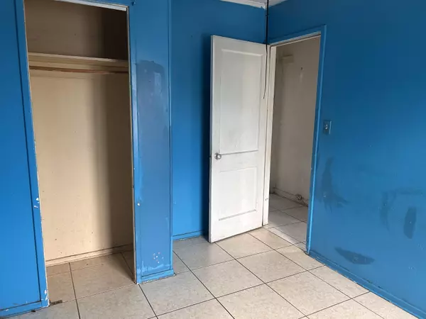 Riviera Beach, FL 33404,840 W 2nd ST