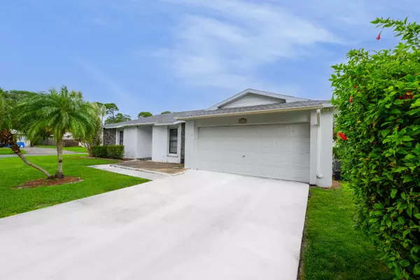 Vero Beach, FL 32962,2490 4th PL