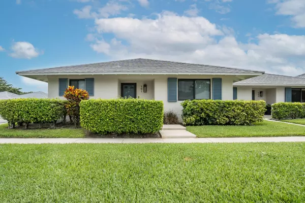 101 Club DR, Palm Beach Gardens, FL 33418