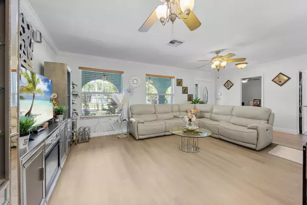 Palm Beach Gardens, FL 33410,4430 Gardenia DR