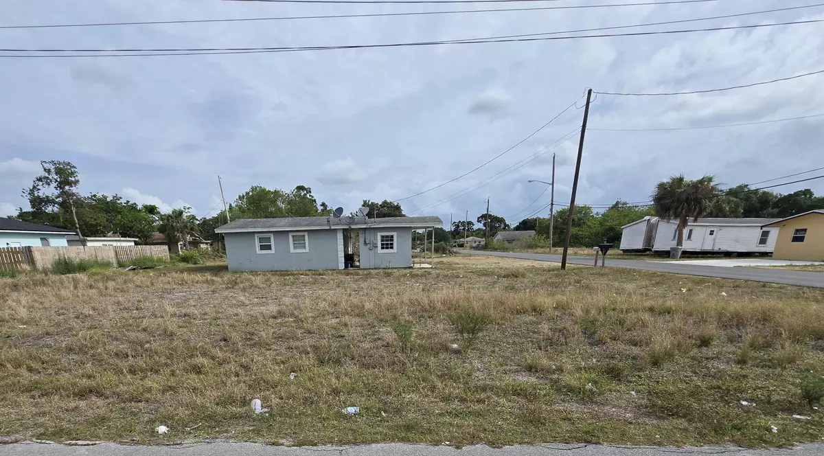 Vero Beach, FL 32967,2520 42nd PL
