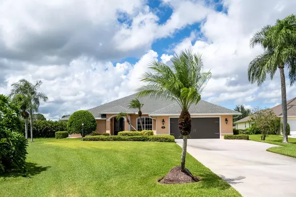 1125 SW 45th CT, Vero Beach, FL 32968