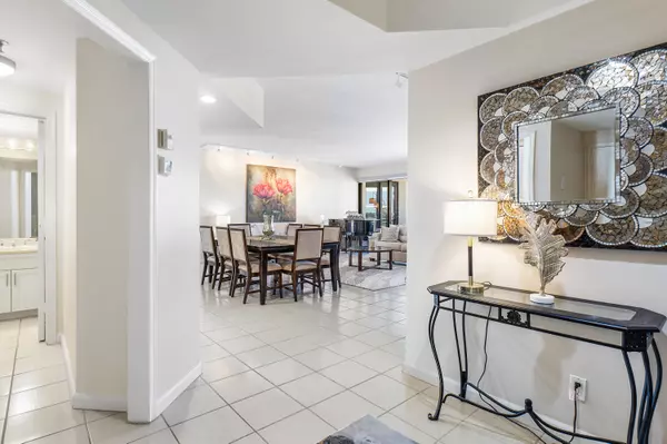 Palm Beach, FL 33480,3120 S Ocean BLVD 1502