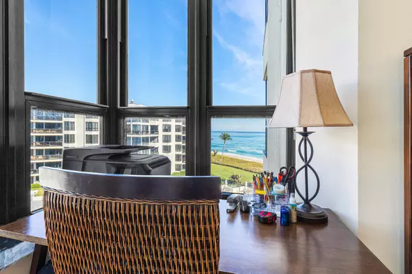 Palm Beach, FL 33480,3120 S Ocean BLVD 1502