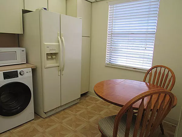 West Palm Beach, FL 33411,120 Lake Meryl DR 224