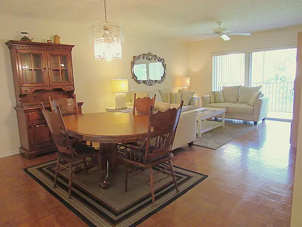 West Palm Beach, FL 33411,120 Lake Meryl DR 224