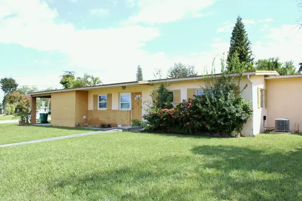 Port Saint Lucie, FL 34983,305 SE Airoso BLVD