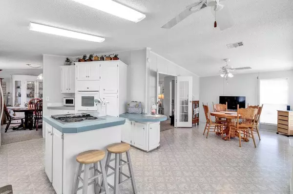 Micco, FL 32976,7648 Kyak CT Q16