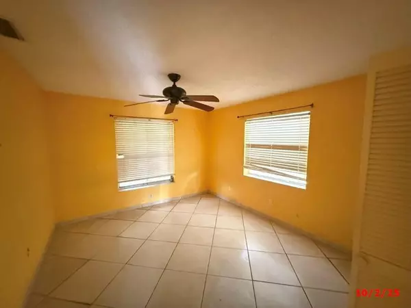 Lake Worth, FL 33463,5340 Guildcrest ST
