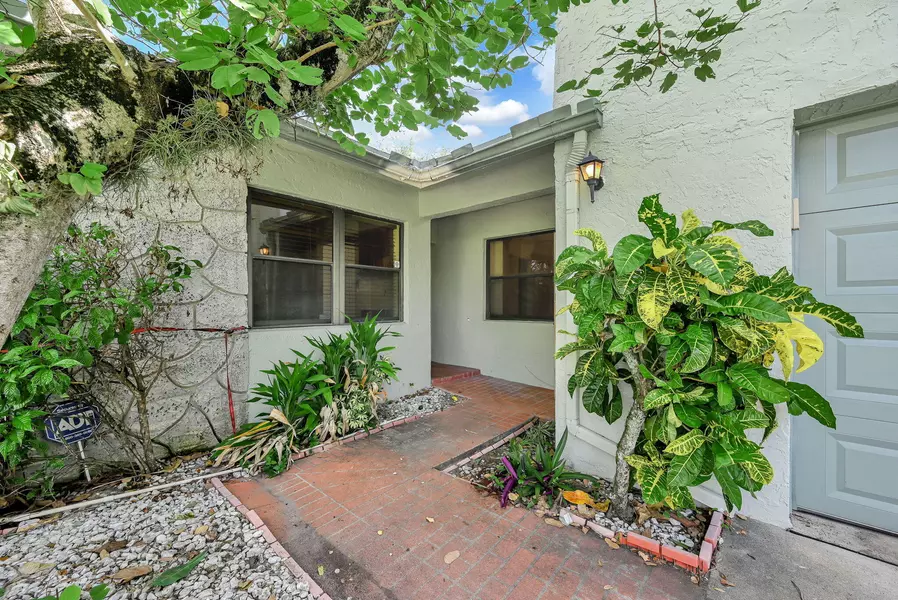 866 NW 25th AVE, Delray Beach, FL 33445