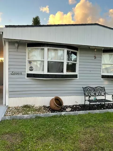 Port Saint Lucie, FL 34952,7 Isabella Lane LN