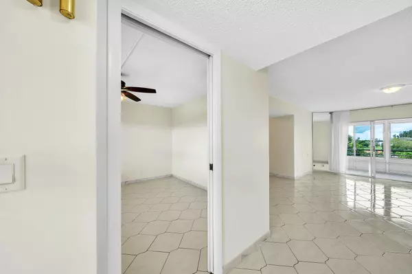 Lake Worth, FL 33467,3524 Via Poinciana 604