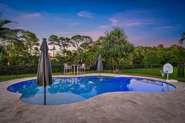 Loxahatchee, FL 33470,15847 N 86th RD