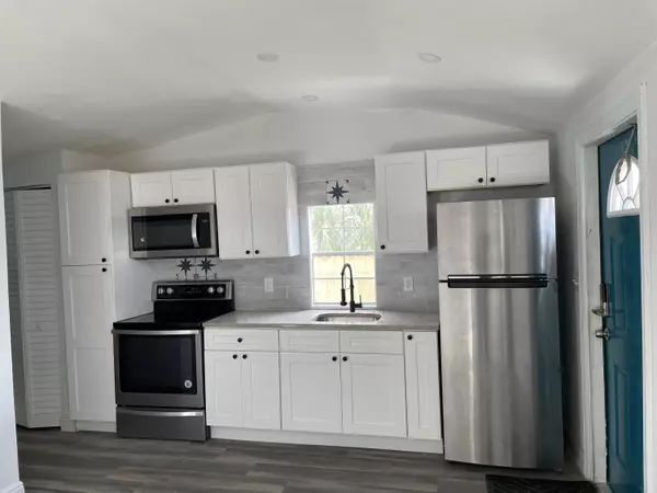 Riviera Beach, FL 33404,825 W 3rd ST 4