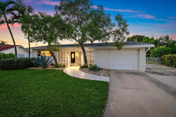 Tequesta, FL 33469,77 Holly CIR