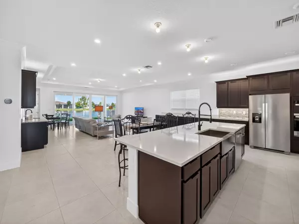 Port Saint Lucie, FL 34987,9875 SW Veronese DR