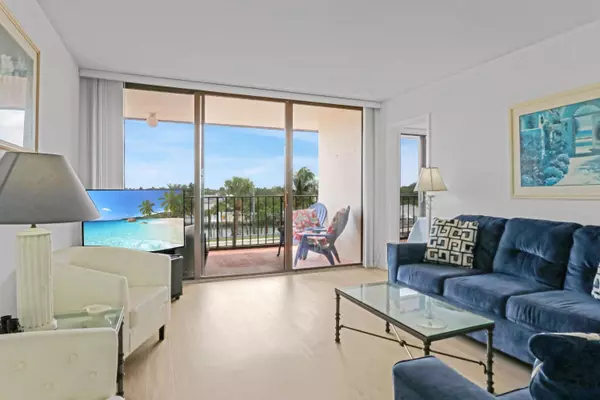 Tequesta, FL 33469,225 Beach RD 405