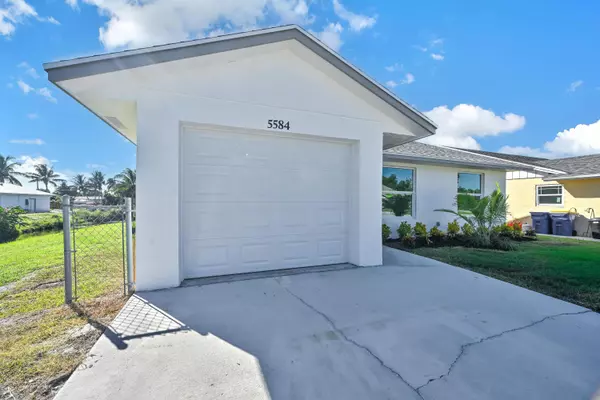 Stuart, FL 34997,5584 SE Katharine AVE