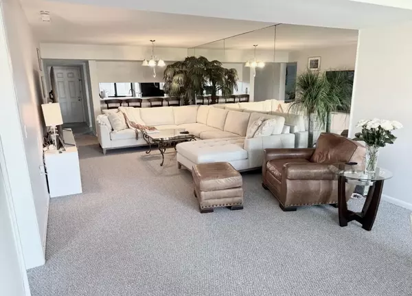 West Palm Beach, FL 33409,3501 Village BLVD 204