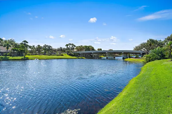 Jupiter, FL 33477,17240 Shoals DR