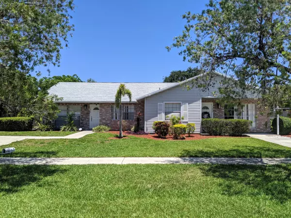 1350 Riverside CIR, Wellington, FL 33414