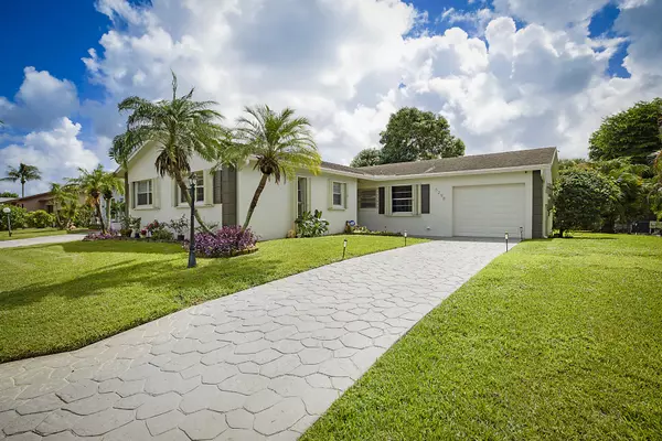 6298 Summer Sky LN, Greenacres, FL 33463