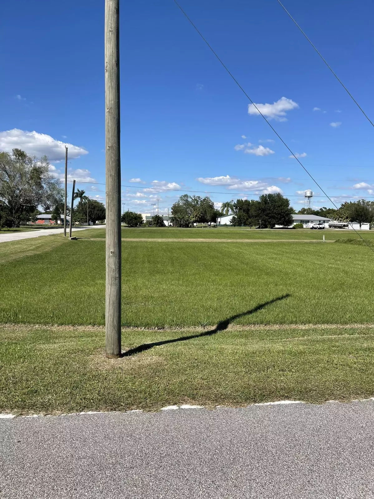 Moore Haven, FL 33471,699 SW Avenue R