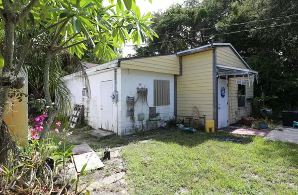 Fort Pierce, FL 34946,225 Euclid ST