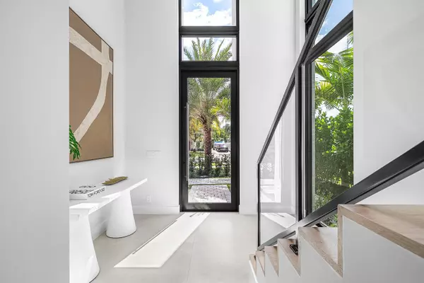 Delray Beach, FL 33483,721 N Lake AVE