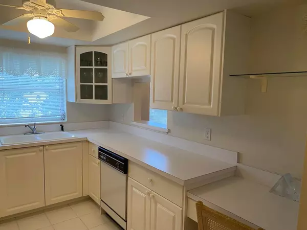 Stuart, FL 34996,2950 SE SE Ocean BLVD 2-4