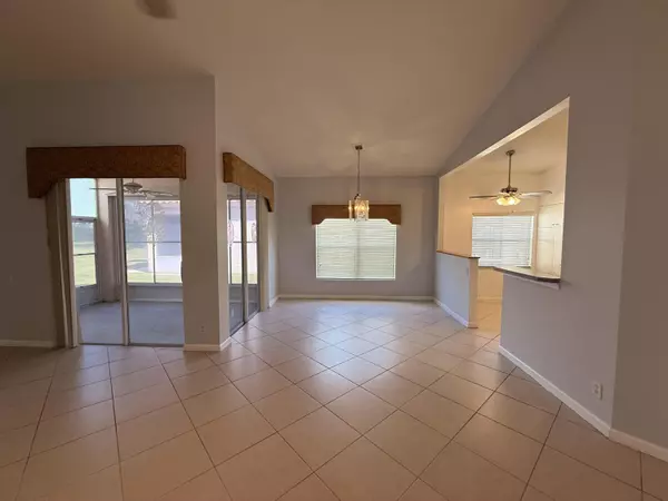 Port Saint Lucie, FL 34986,633 NW Whitfield WAY