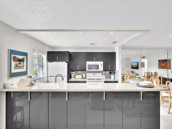 Delray Beach, FL 33445,4855 NW 3rd CT C