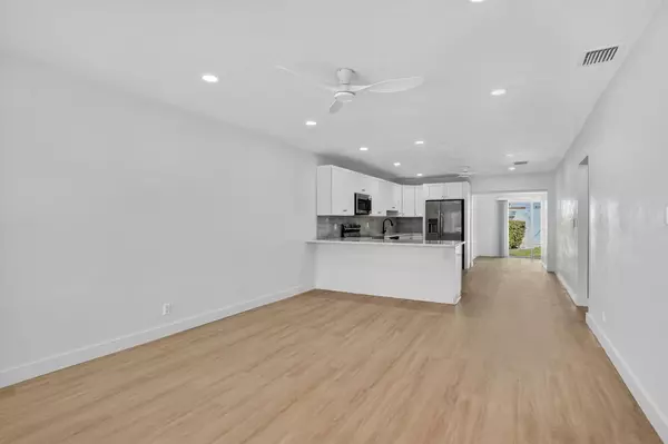 Boca Raton, FL 33432,529 NE 18th ST 531