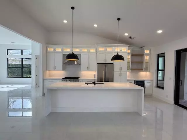123 Victoria Bay CT, Palm Beach Gardens, FL 33418