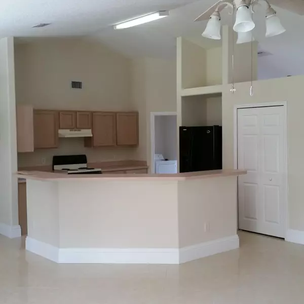 Port Saint Lucie, FL 34986,5704 NW Croton AVE