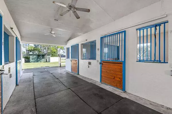 Wellington, FL 33414,2760 Appaloosa TRL Barn