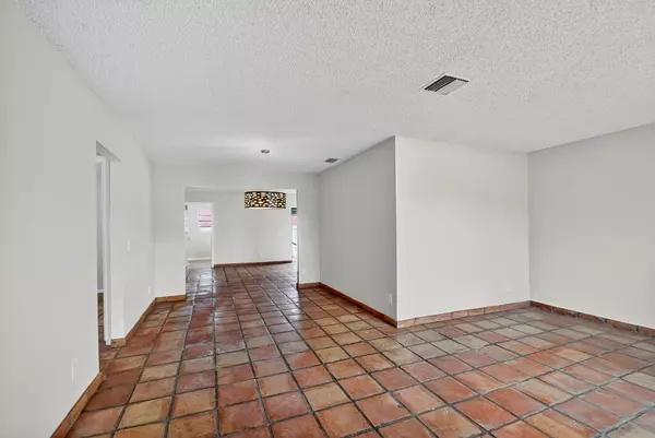 West Palm Beach, FL 33406,2747 Summit BLVD