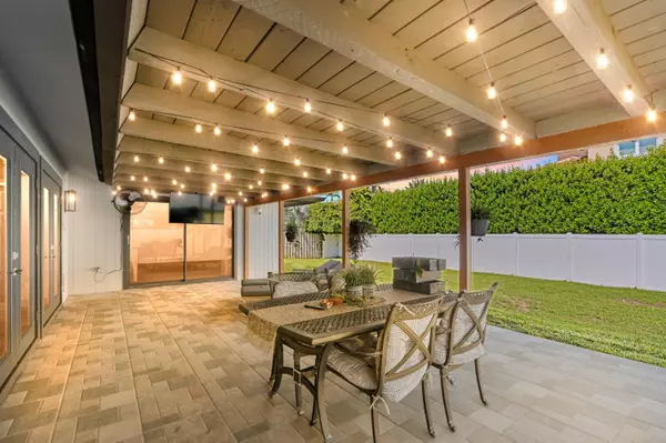 Boca Raton, FL 33487,401 S Country Club BLVD